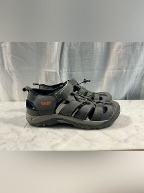 Bass Pro Shops Gray Outdoor Strapped Men's Sandals Size 5M or 7W
